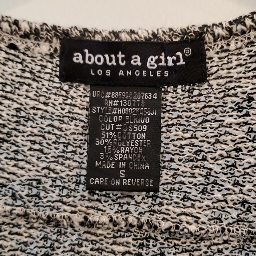 Sweater - Picture 3 of 4